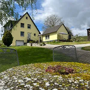 Apartment Haus Hutzelbuck In Idyllisch-gruener Lage Naehe An, Ansbach